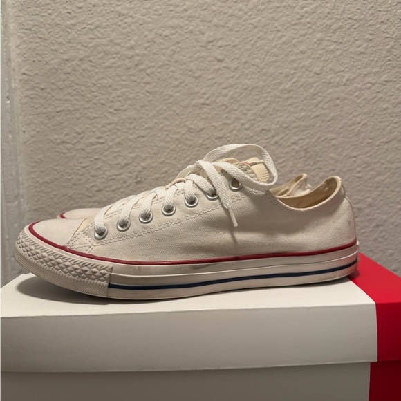 Converse Chuck Taylor’s low top sneakers - Picture 3 of 8